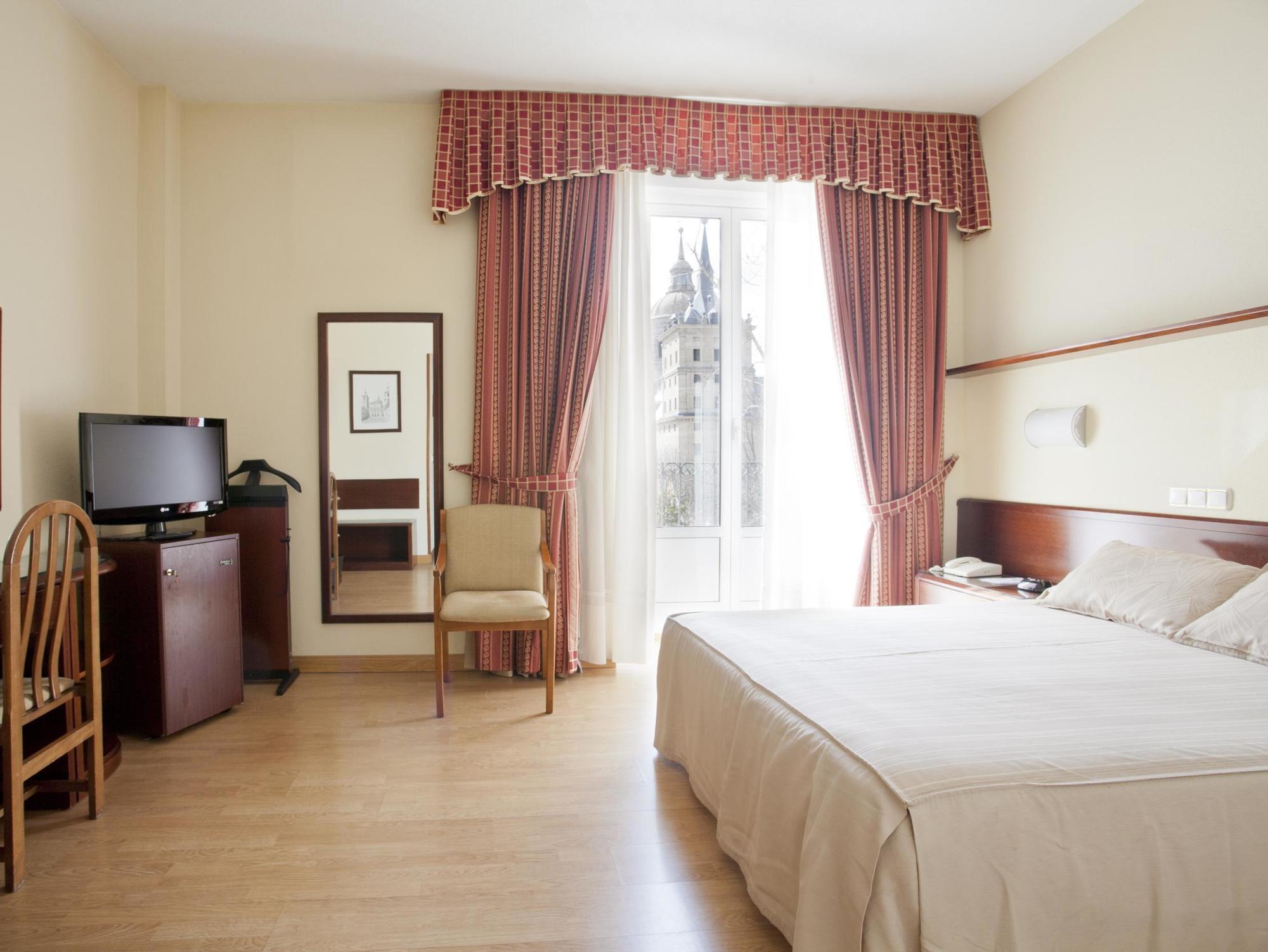 Hotel Florida San Lorenzo de El Escorial Zewnętrze zdjęcie